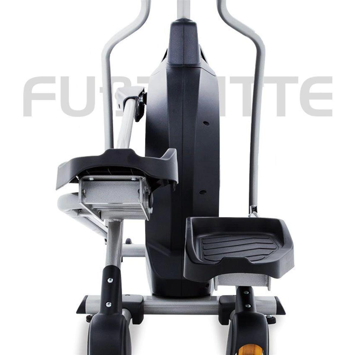 Spirit Fitness Ellipsentrainer XE 195 aufgebaut geliefert